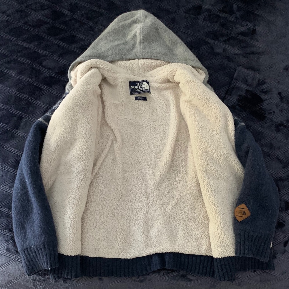 Men’s large North Face zip up hooded sweater